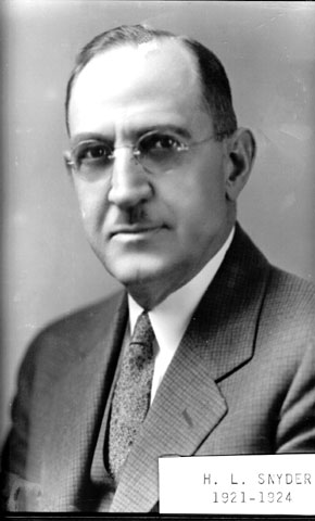 1921 Dr Howard Lincoln Snyder