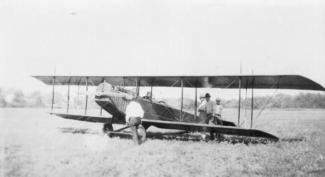 JN-4C plane